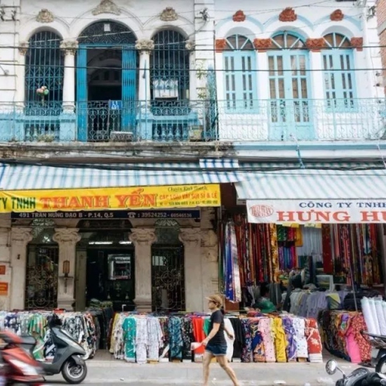 Western clothing brands have withdrawn from the Russian market, but second-hand clothing has become a hot spot for local people!
